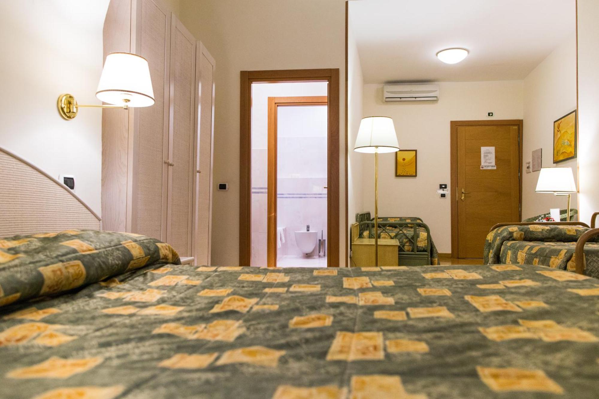 Piazza Paradiso Accommodation Siena Ruang foto