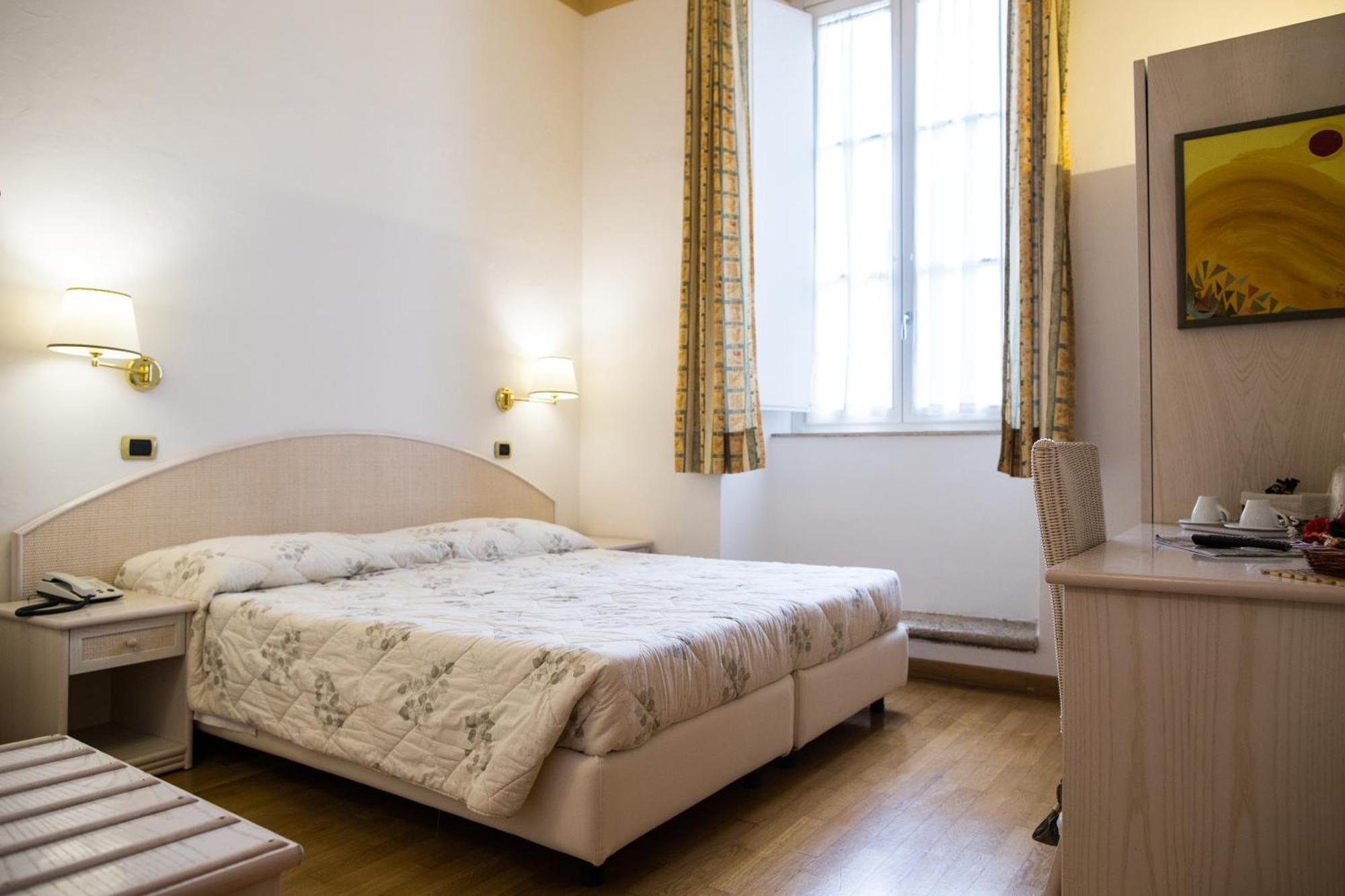 Piazza Paradiso Accommodation Siena Ruang foto