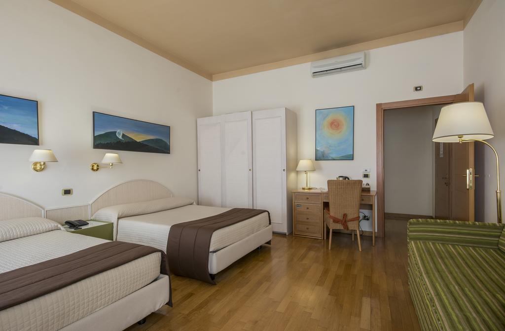 Piazza Paradiso Accommodation Siena Bagian luar foto