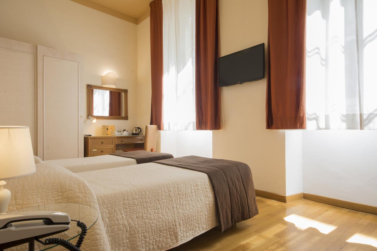 Piazza Paradiso Accommodation Siena Bagian luar foto