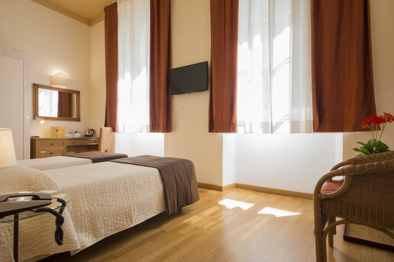 Piazza Paradiso Accommodation Siena Bagian luar foto