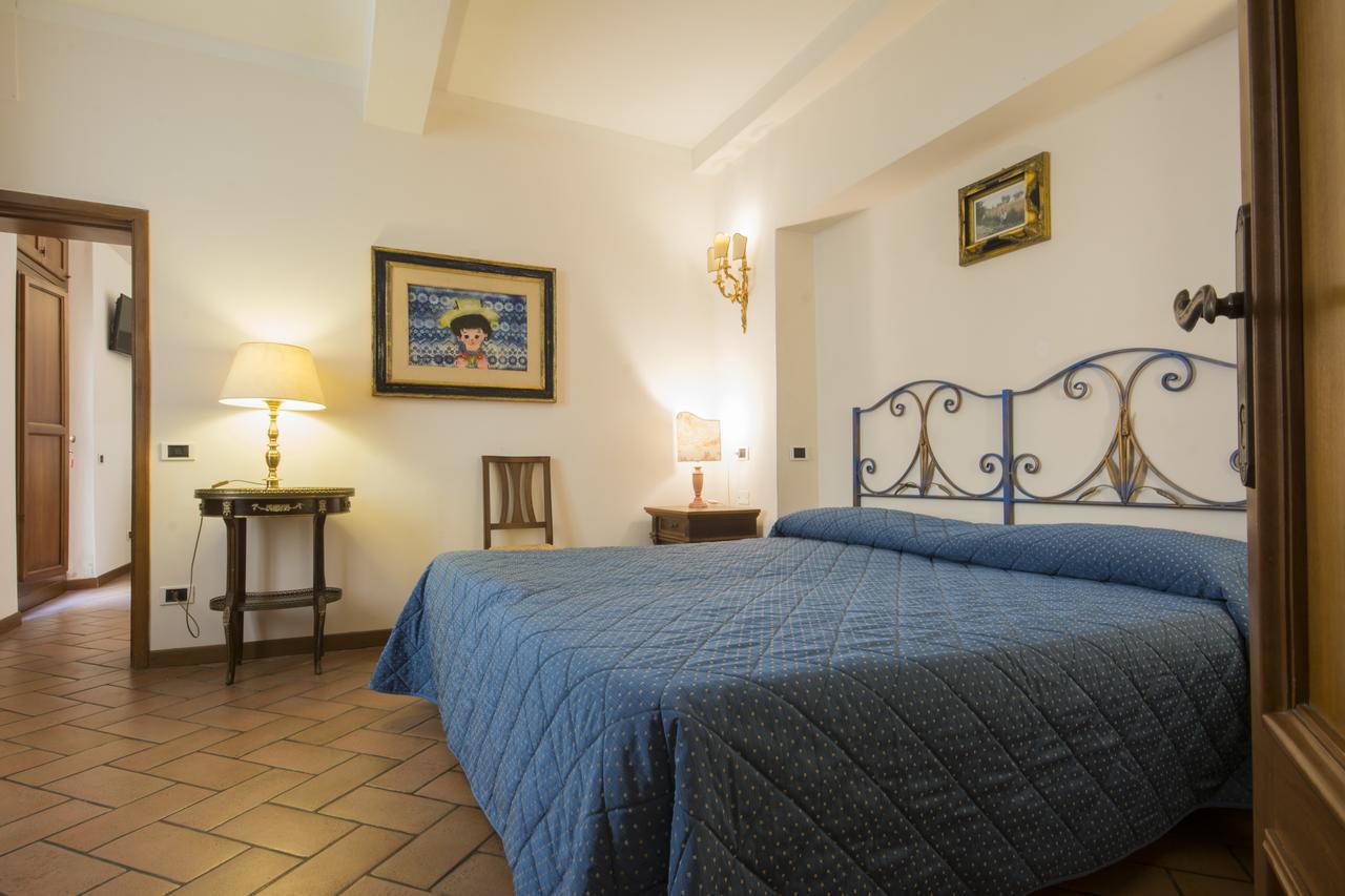 Piazza Paradiso Accommodation Siena Bagian luar foto