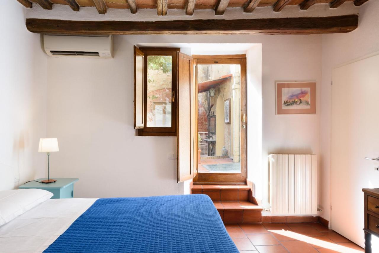 Piazza Paradiso Accommodation Siena Bagian luar foto